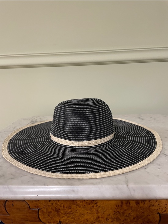 Serra Accessories - Serra Wide-Brim Floppy Sun Hat